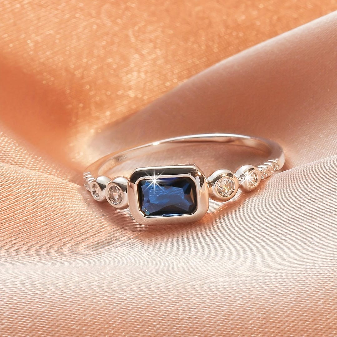 Mia | Windsor White Gold Sapphire Ring