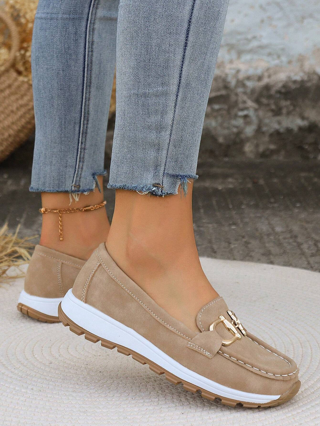 Elly | Stylish Buckle Shoes