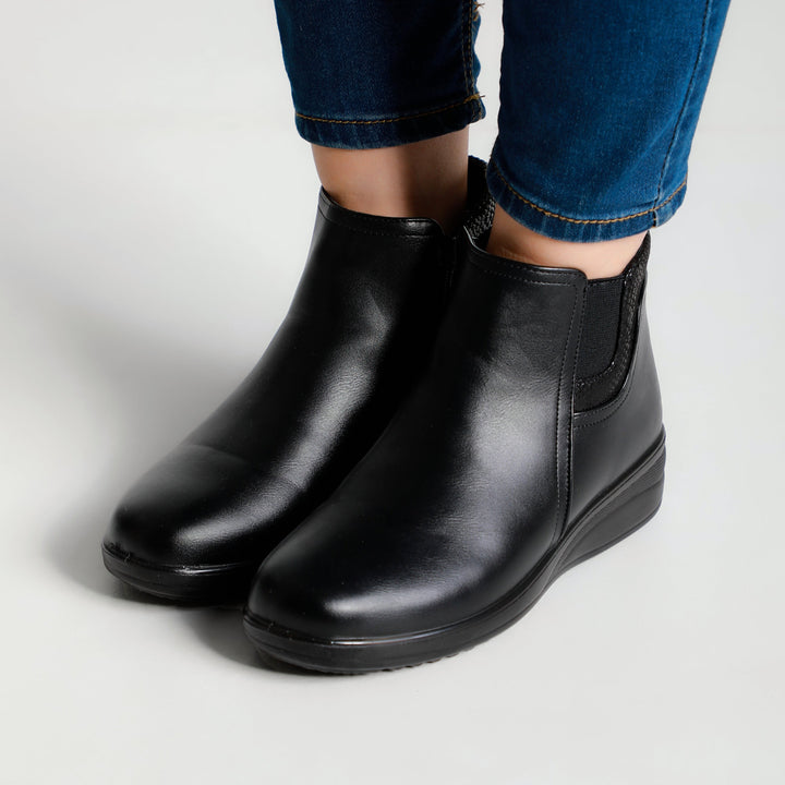 Ines - Comfortable Ankle Boot for Women