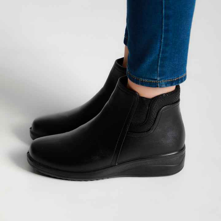 Ines - Comfortable Ankle Boot for Women