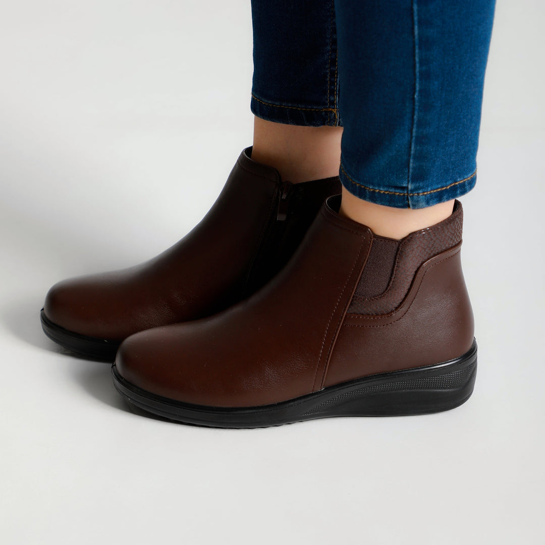 Ines - Comfortable Ankle Boot for Women
