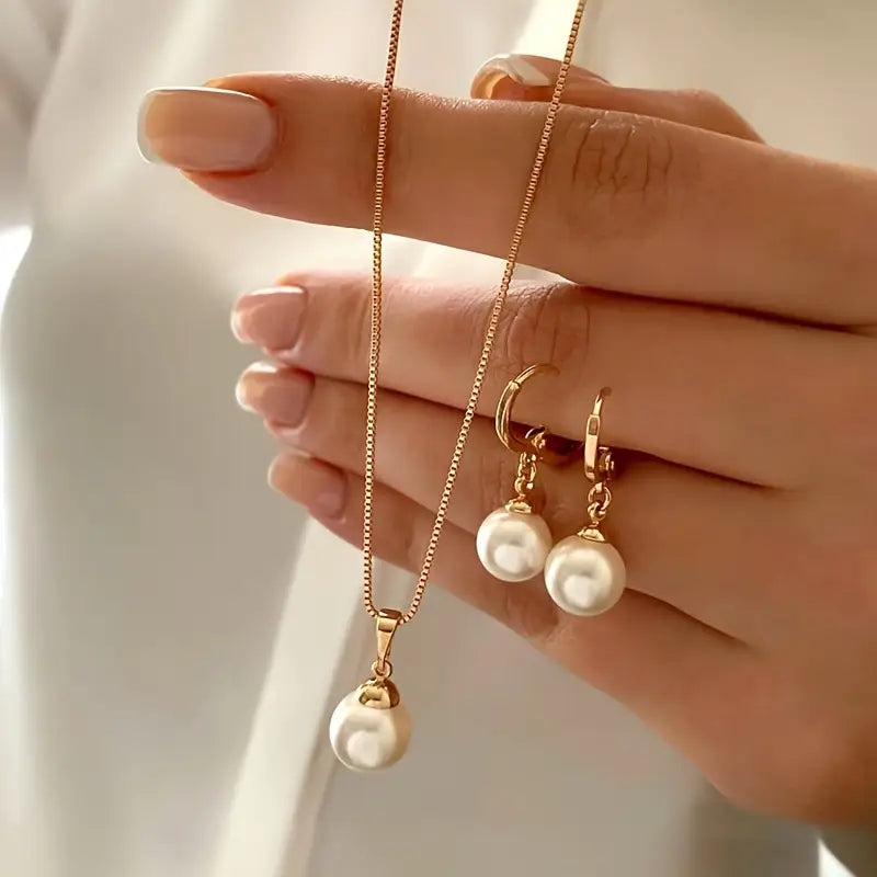 Ottilie | Elegant, Graceful Pearl Necklace Set