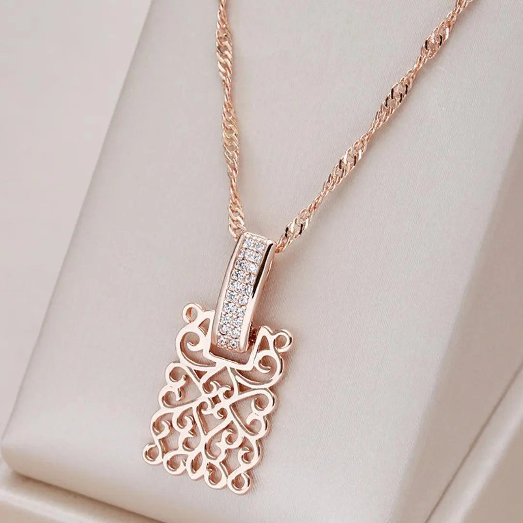 Sage | Elegant gold necklace with mandala