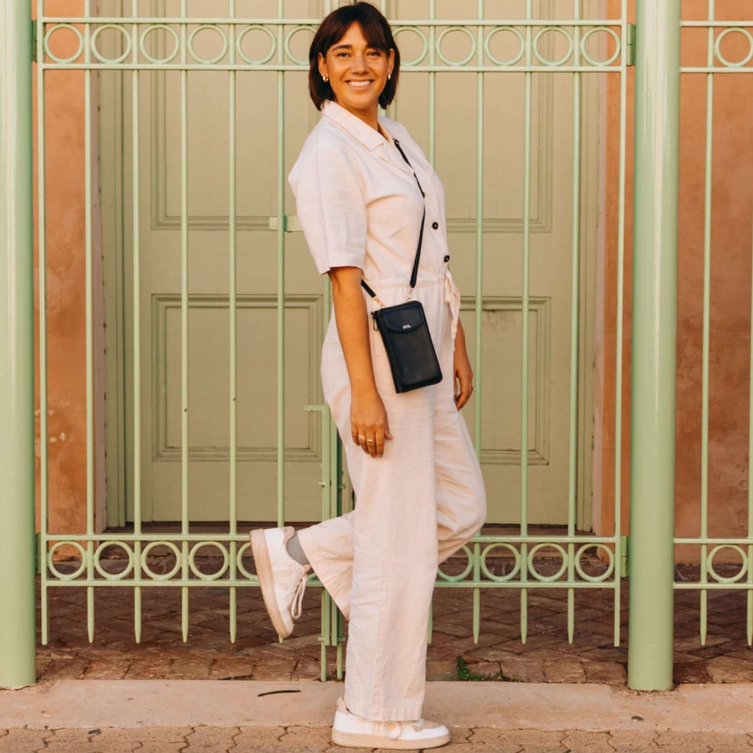 Remy | Hands-Free Crossbody Pouch — Jarah Melbourne