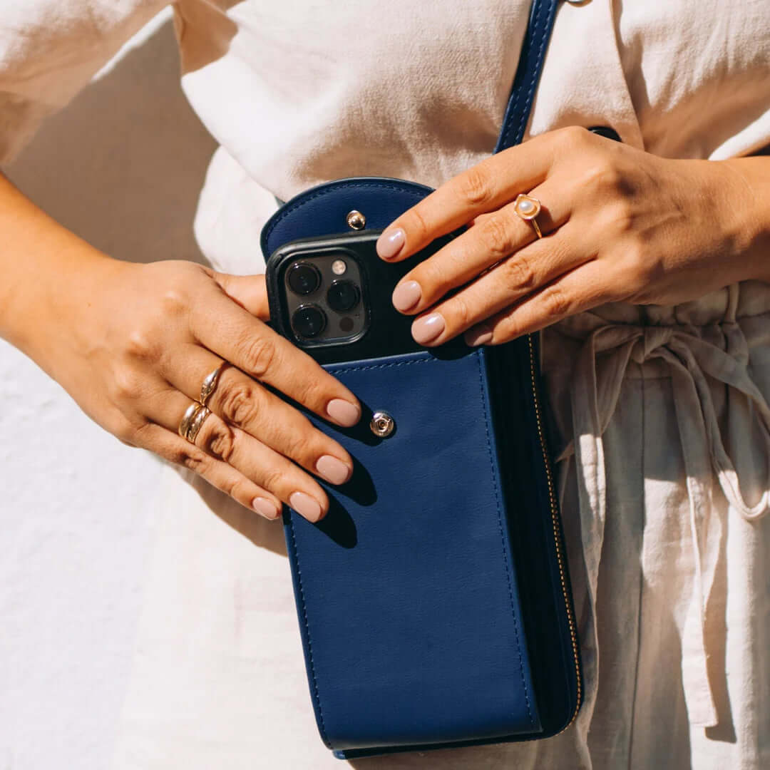 Remy | Hands-Free Crossbody Pouch — Jarah Melbourne