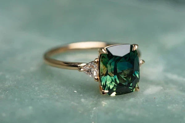 Winter | Gold Ring with Vintage Inspired Stone