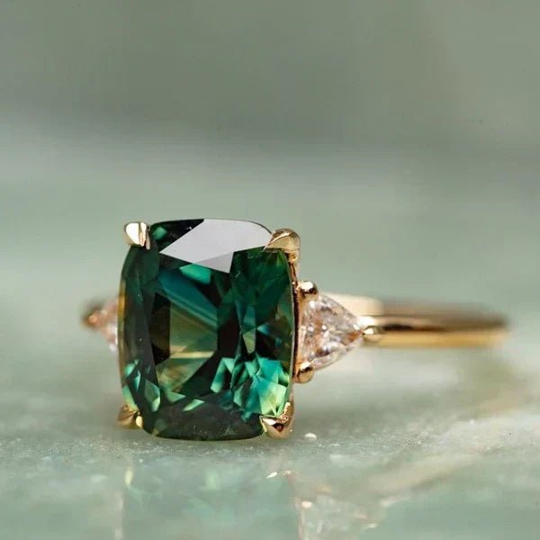 Winter | Gold Ring with Vintage Inspired Stone
