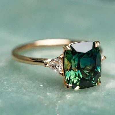 Winter | Gold Ring with Vintage Inspired Stone