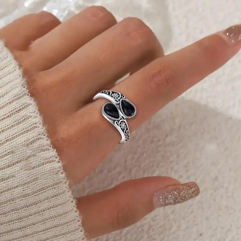 Meadow | Elegant Ring with Moonstone Flower