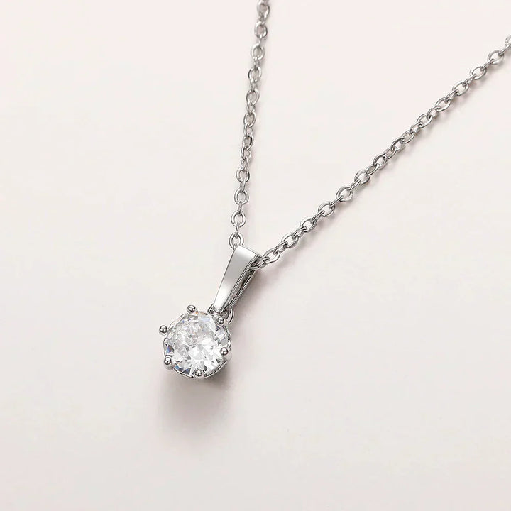 Poppy | Classic Necklace with Zirconia Pendant