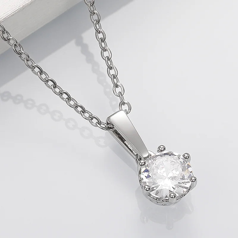 Poppy | Classic Necklace with Zirconia Pendant