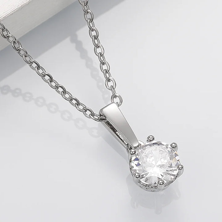 Poppy | Classic Necklace with Zirconia Pendant