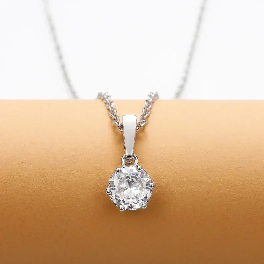 Poppy | Classic Necklace with Zirconia Pendant