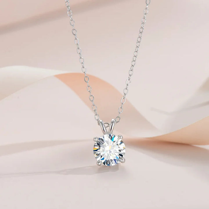 Daisy | Exclusive Sterling Silver Necklace with Moissanite