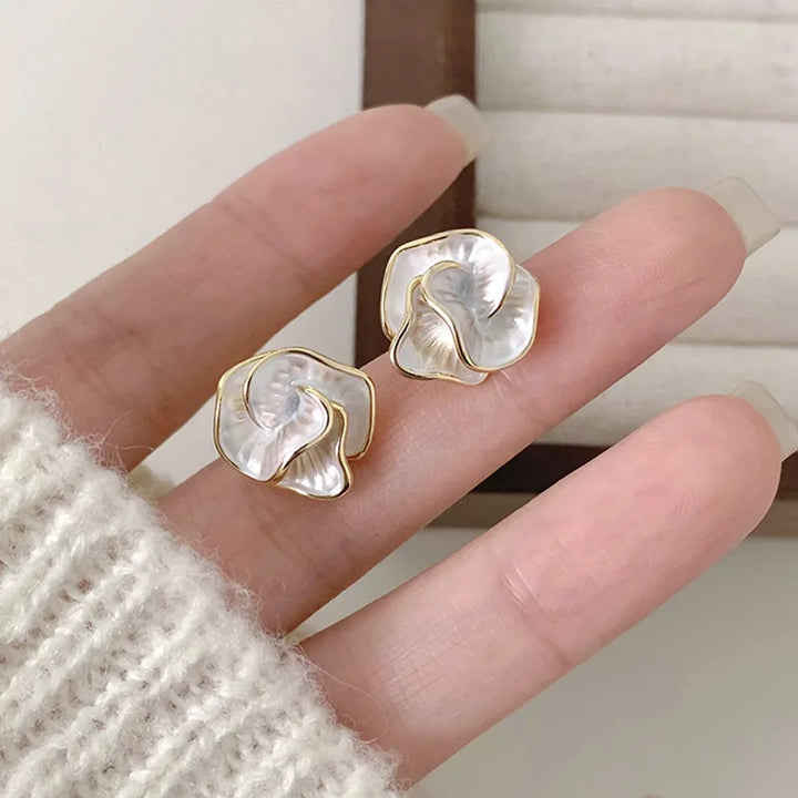 Anneliese | Pearl Flower Earrings
