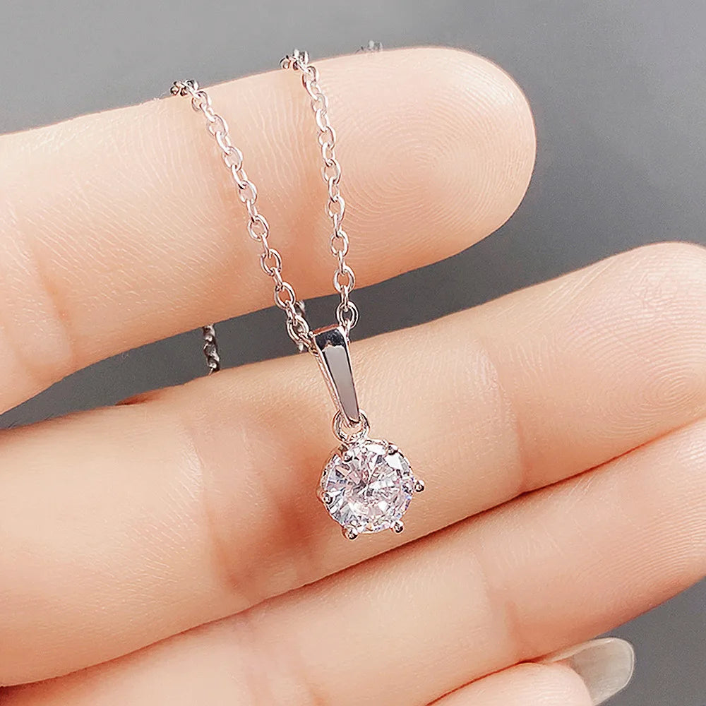 Poppy | Classic Necklace with Zirconia Pendant