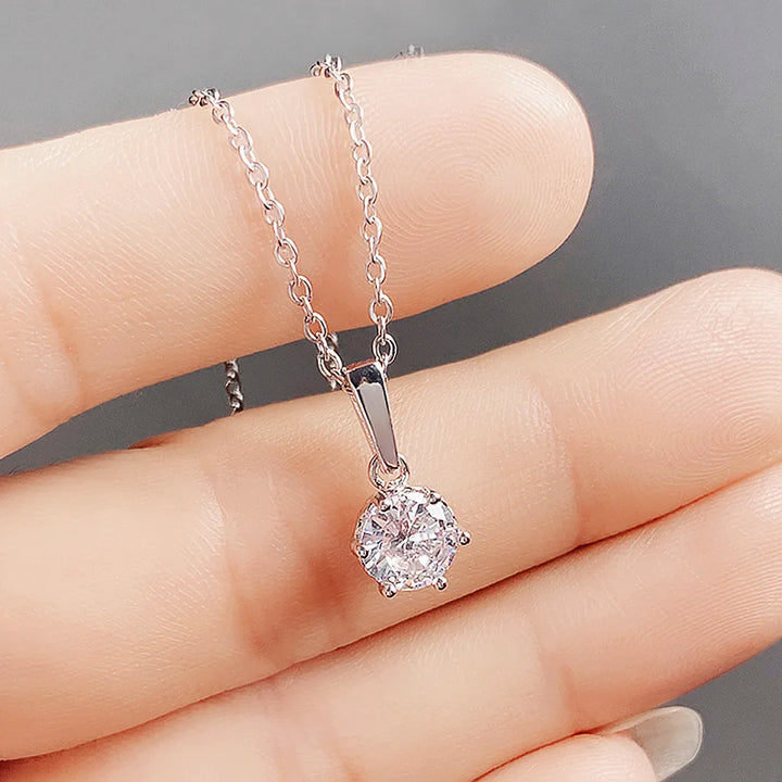 Poppy | Classic Necklace with Zirconia Pendant