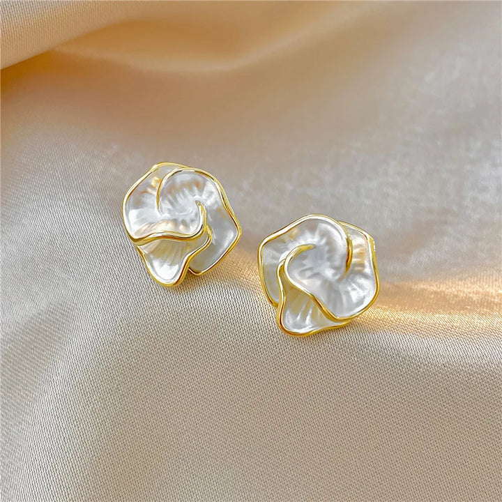 Anneliese | Pearl Flower Earrings