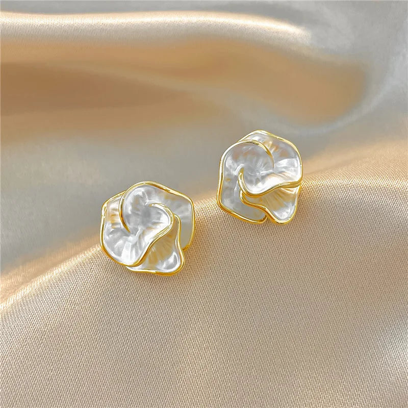 Anneliese | Pearl Flower Earrings