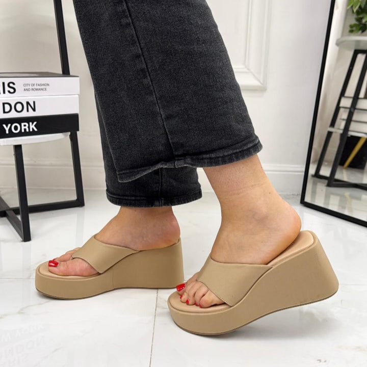 Brigida | Classic Wedge Sandal