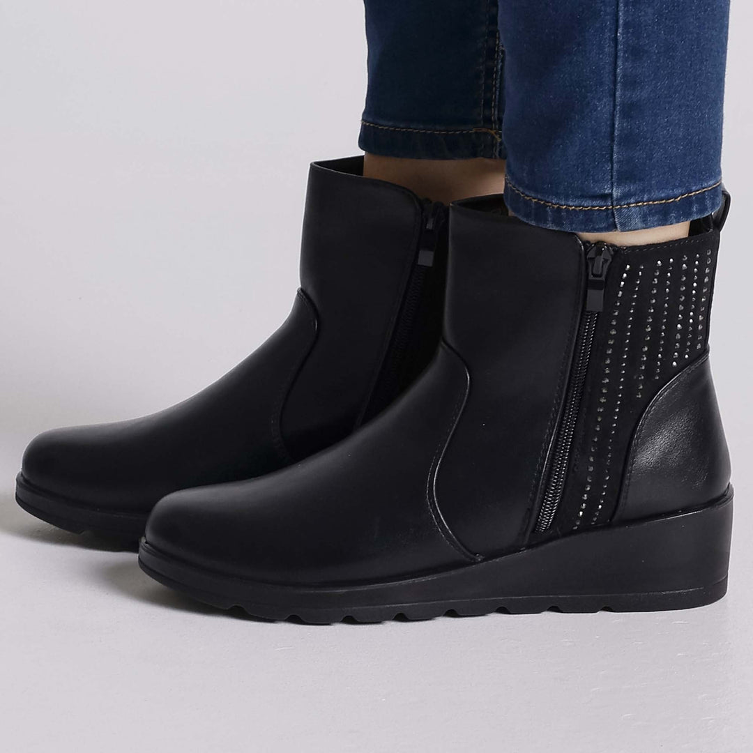 Paola - Women's Wedge Ankle Boot