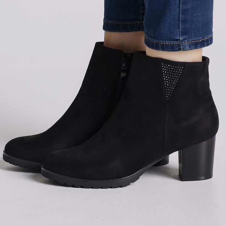 Anna - Women's Heeled Ankle Boot