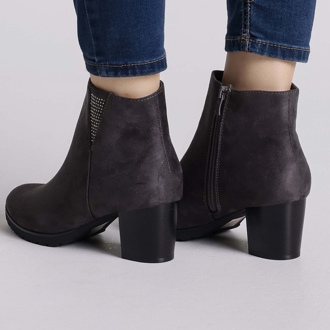 Anna - Women's Heeled Ankle Boot