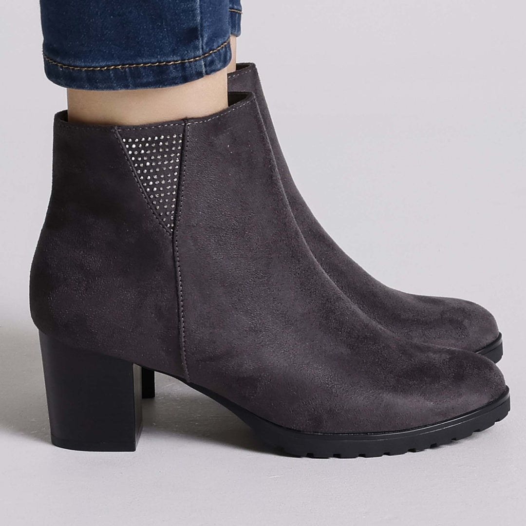 Anna - Women's Heeled Ankle Boot