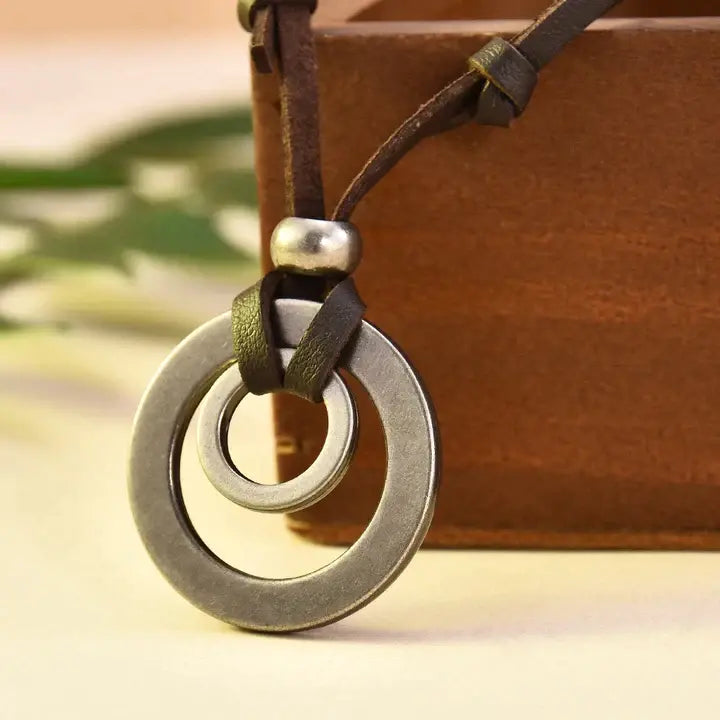 Violet | Vintage Style Silver-Plated Leather Necklace
