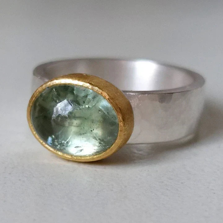 Violet | Sweet Emerald Ring - Vintage Elegance