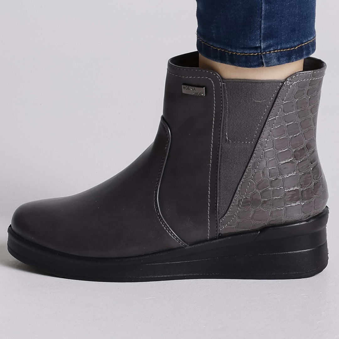 Gloria - Comfortable Ankle Boot with Zip