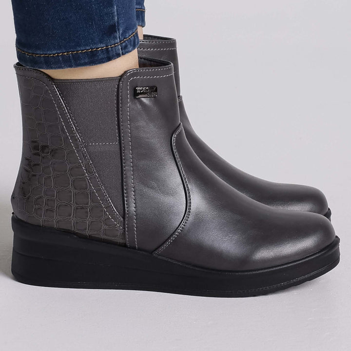 Gloria - Comfortable Ankle Boot with Zip