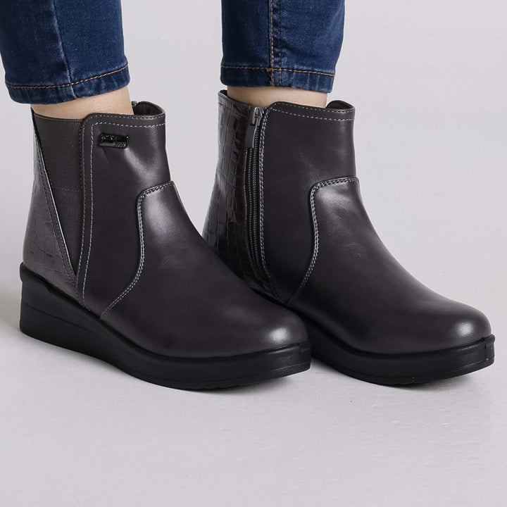 Gloria - Comfortable Ankle Boot with Zip