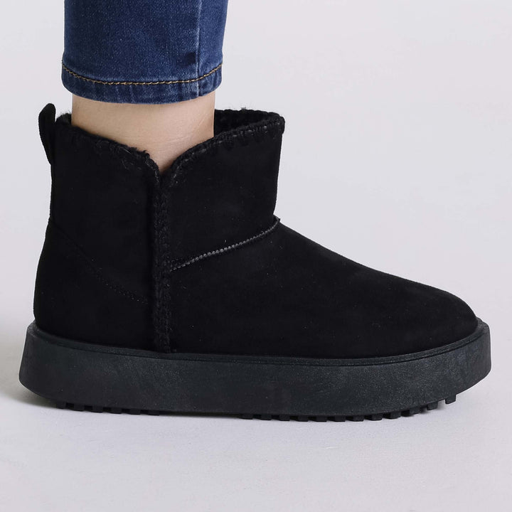 Wanda - Women's Padded Ankle Boot
