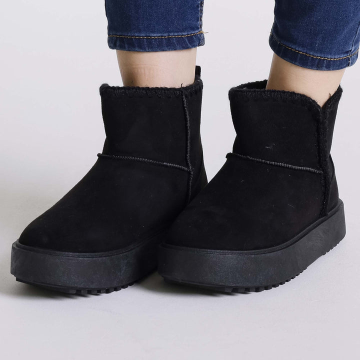 Wanda - Women's Padded Ankle Boot